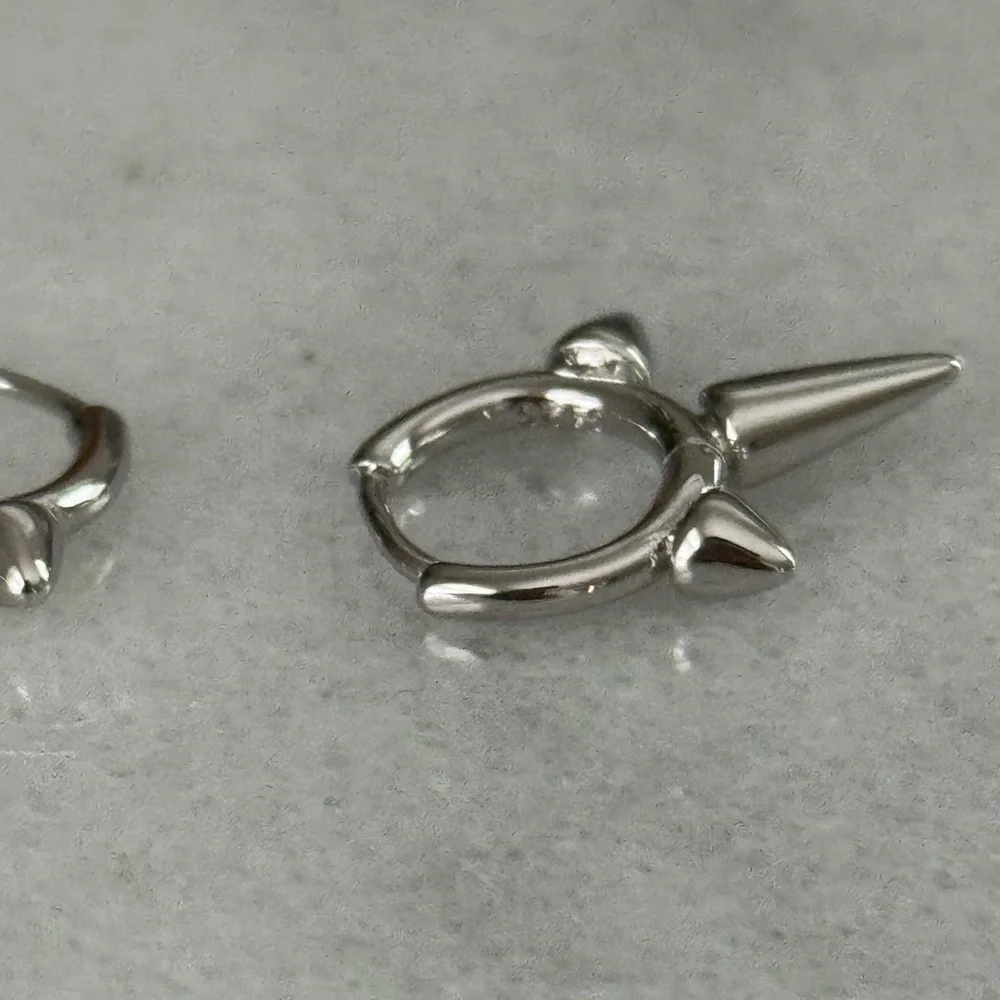 Sterling Silver Spike Hoop Earrings
Brand New - Picture 3 of 6